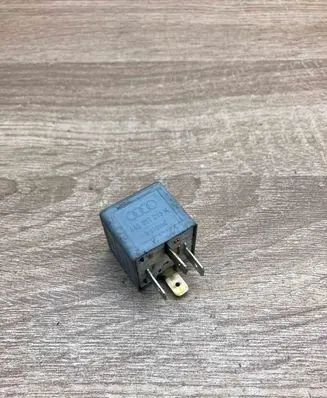 Audi A6 S6 C5 4B Other relay 443951253K USED