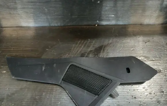 Volkswagen Tiguan Centre console side trim front 5NC863045A