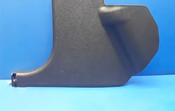Foot area side trim