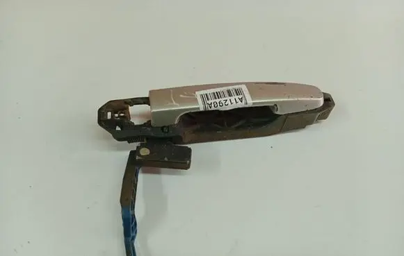 Toyota Corolla Verso AR10 Front door exterior handle 