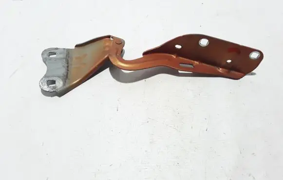Engine bonnet/hood hinges