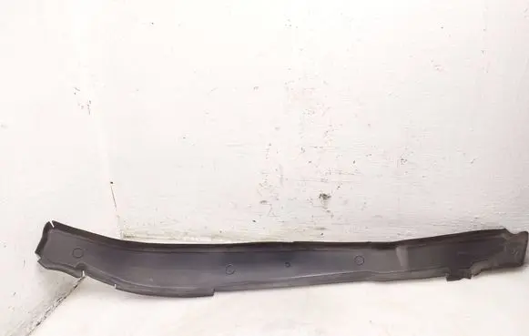 Volkswagen Tiguan Fender foam support/seal 571821111A