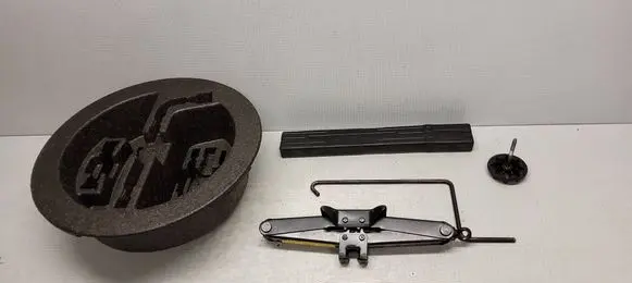 Toyota Avensis T250 Tool box 6477105030 0911105010 R030001