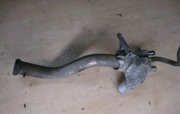 Honda Insight Engine coolant pipe/hose