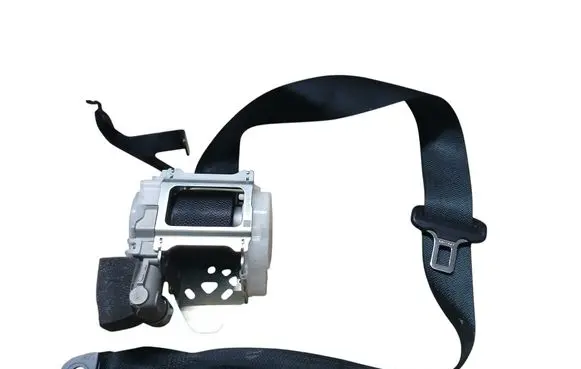 Rear seatbelt