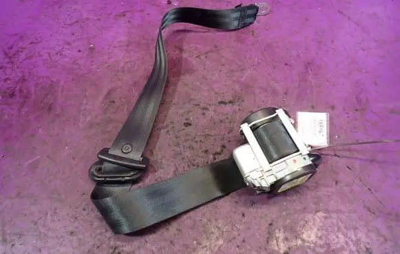 Skoda Octavia Mk2 (1Z) Front seatbelt