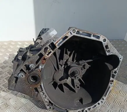 Renault Megane III Manual 5 speed gearbox 320108901R