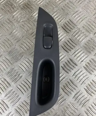 Nissan X-Trail T32 Electric window control switch