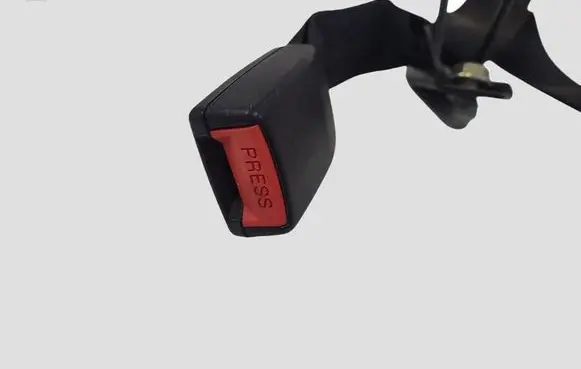 Nissan Primera Middle seatbelt (rear)