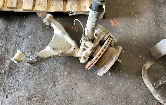 Mercedes-Benz Sprinter W906 Front wheel hub spindle knuckle 