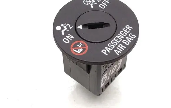 Opel Astra K Passenger airbag on/off switch 13524006