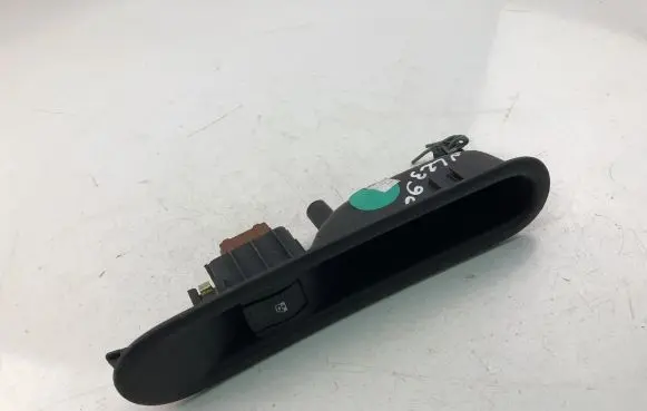 Renault Espace - Grand espace IV Electric window control switch 8200327947