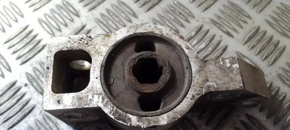 Skoda Octavia Mk2 (1Z) Front wishbone bush 