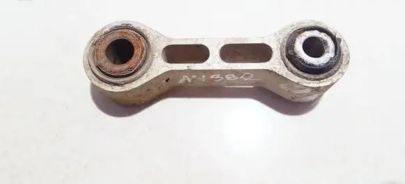 Nissan Almera N16 Engine mount bracket