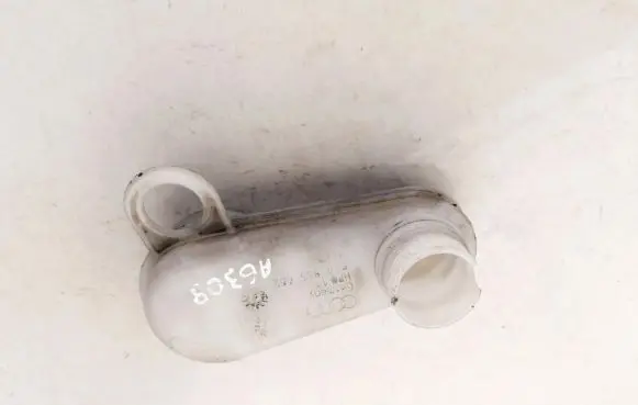 Audi A2 Windshield washer fluid reservoir/tank 8z0955462