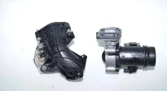 BMW 5 F10 F11 Intake manifold 7823244 7810752 11617823244
