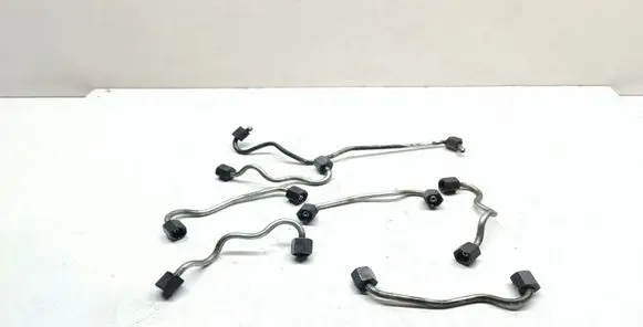 BMW 3 E90 E91 Fuel injector supply line/pipe 