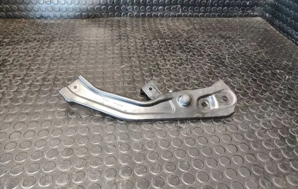 Skoda Kamiq Headlight/headlamp mounting bracket 658805931
