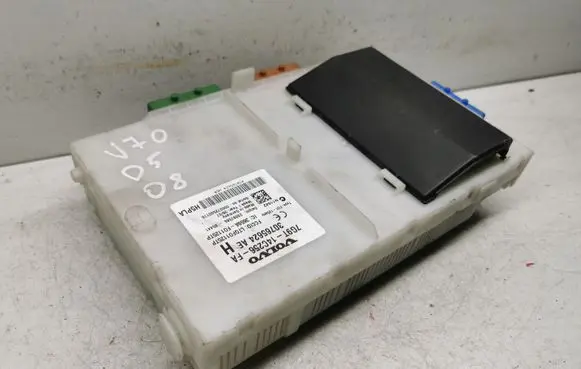 Volvo V70 Fuse module 7G9T14C256FA 30765624AE