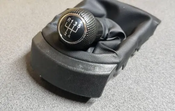 Seat Ibiza III (6L) Gear lever shifter trim leather/knob