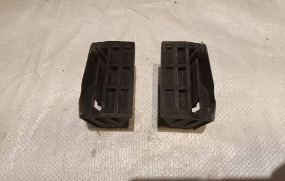 BMW X3 F25 Radiator mount bracket 7593779
