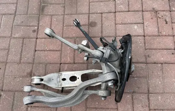 Audi Q7 4M Rear wheel hub spindle/knuckle 4M0505432P