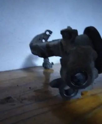 Volkswagen PASSAT B5.5 Front wheel hub spindle knuckle 8D0407257