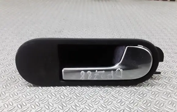 Volkswagen Golf Plus Front door interior handle 5M0837114