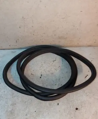 Mercedes-Benz C AMG W204 Front door rubber seal A2046971651