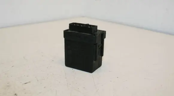 BMW 5 E39 Glow plug pre-heat relay 2246919 172RB510