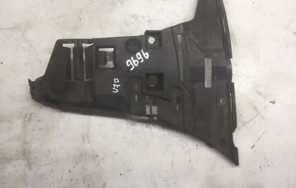 Volvo V70 Front bumper mounting bracket