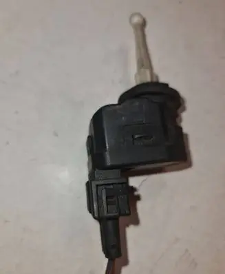 Volkswagen PASSAT B5 Headlight level adjustment motor 3B0941295A