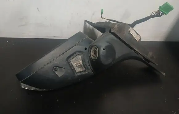 Volvo V70 Front door electric wing mirror A049504 084300017E 31217450
