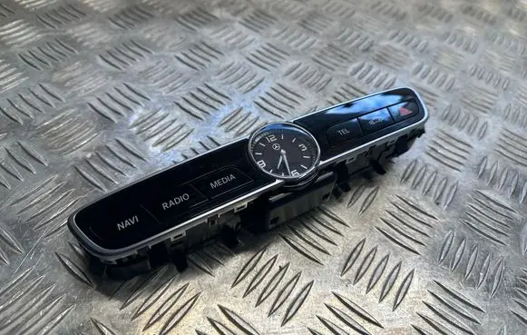 Mercedes-Benz E W238 Clock A2139056508 13971516 SW150701
