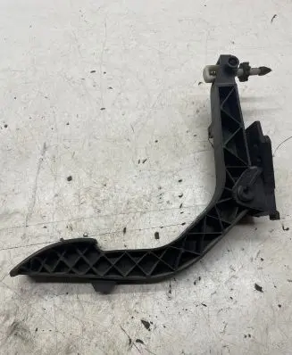 Mercedes-Benz ML W163 Accelerator throttle pedal 3000704