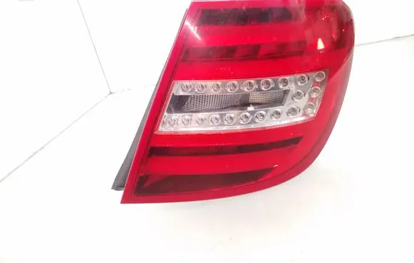 Mercedes-Benz C W204 Rear/tail lights A2048204764