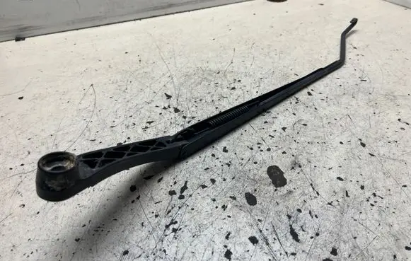 Opel Insignia A Front wiper blade arm 13227399