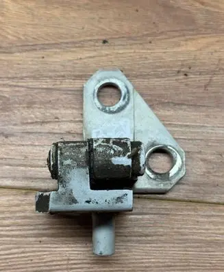 Volkswagen Golf VI Rear door lower hinge 1K9833402