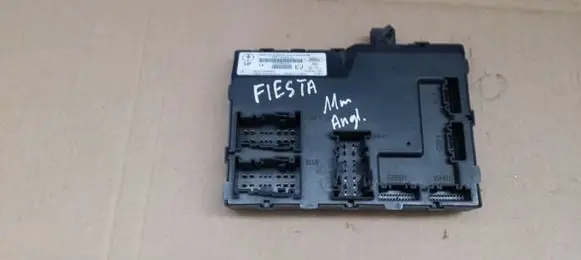 Ford Fiesta Comfort/convenience module 8V5115K600EJ 116RA000084