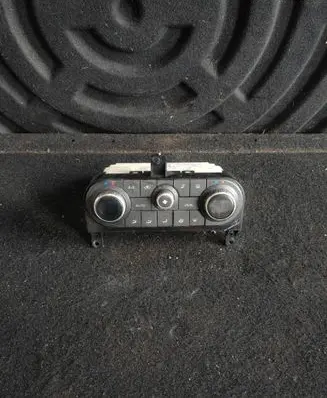 Nissan Qashqai Climate control unit 27500BR47B