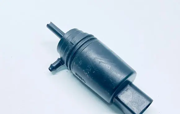 BMW 7 E65 E66 Windscreen/windshield washer pump 8377612 67128377612