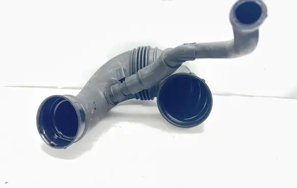 Mercedes-Benz CLK A209 C209 Turbo air intake inlet pipe/hose A6460940297