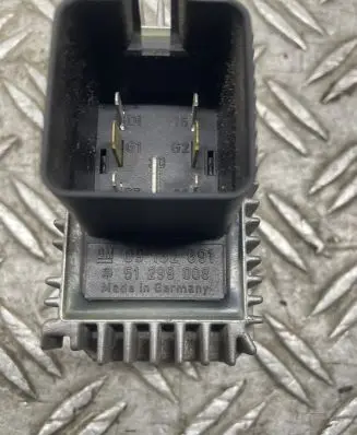 Opel Astra G Glow plug pre-heat relay