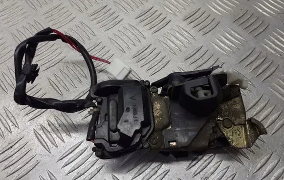 Mazda Premacy Rear door lock E5T52271