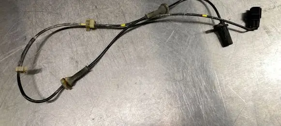 Volvo S80 ABS brake wheel speed sensor 9496961