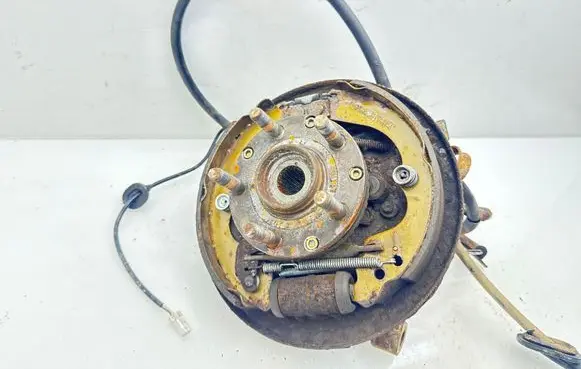 Subaru Forester SG Rear wheel hub