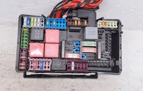 Mercedes-Benz C W205 Fuse box set A2055841007