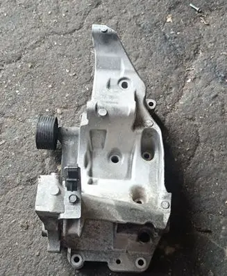 BMW X5 E70 Generator/alternator bracket 1116780263902 11167802639 7802639
