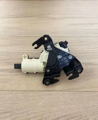 Opel Grandland X Tailgate/trunk/boot lift motor 9687233280