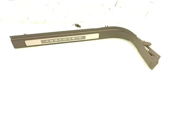 Front sill trim cover